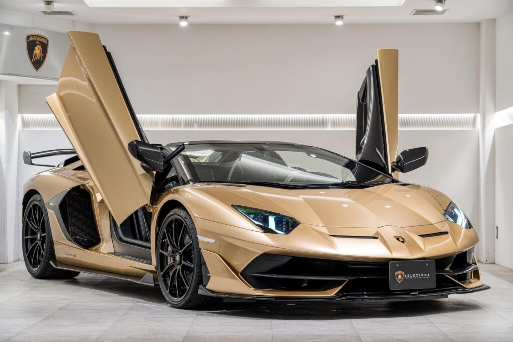 2021 Lamborghini Aventador SVJ Roadster Oro Elios