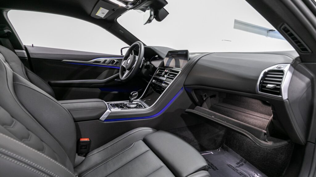 2022-BMW-8-Series-M850i-Tampara-Rental6